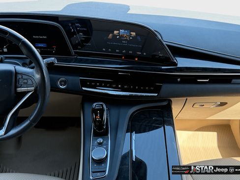 Used 2024 Cadillac Escalade Premium Luxury w/ LPO, Floor Liner Package AWD/4WD image 13