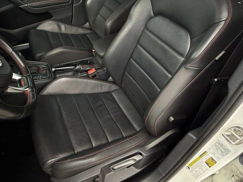 Used 2017 Volkswagen GTI SE FWD image 16