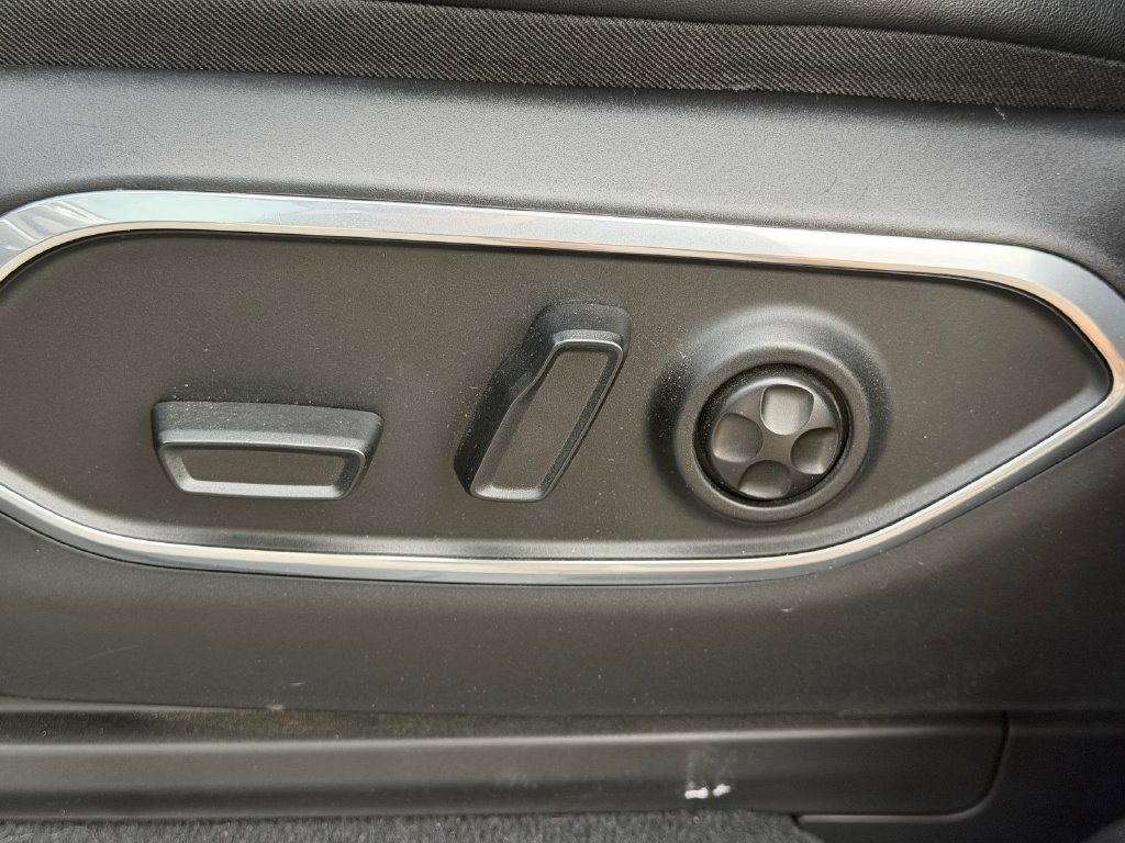 Used 2022 Jeep Wagoneer Series III AWD/4WD image 7