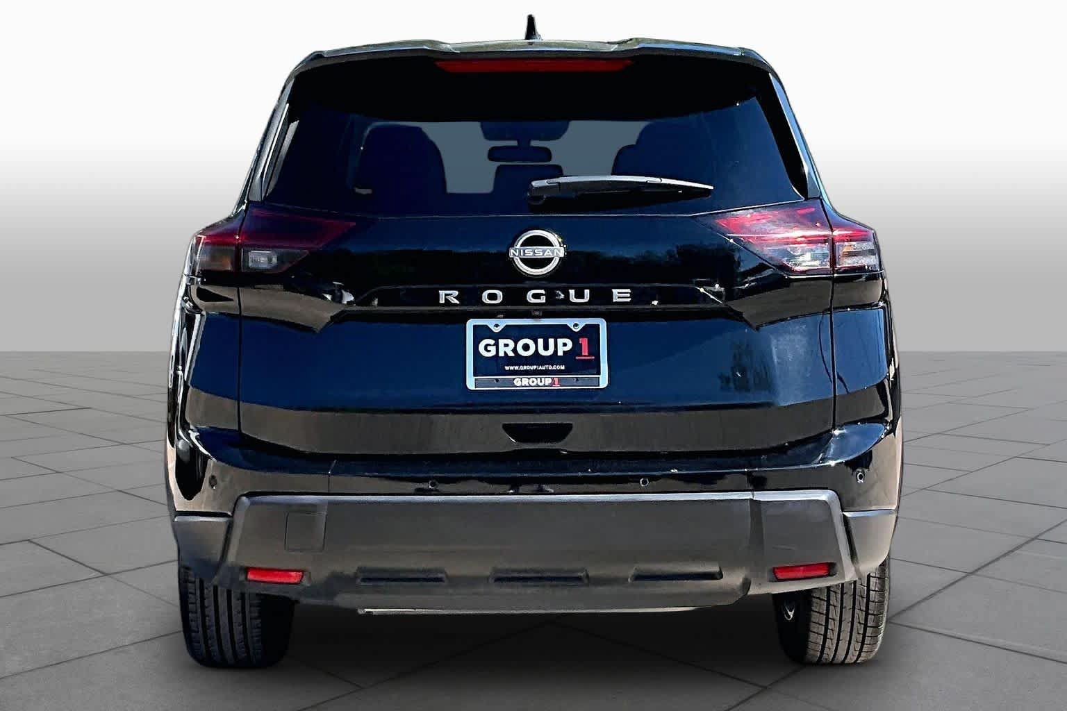 Used 2025 Nissan Rogue SV FWD image 5