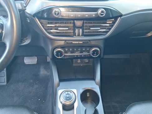 Used 2022 Ford Escape Titanium image 9