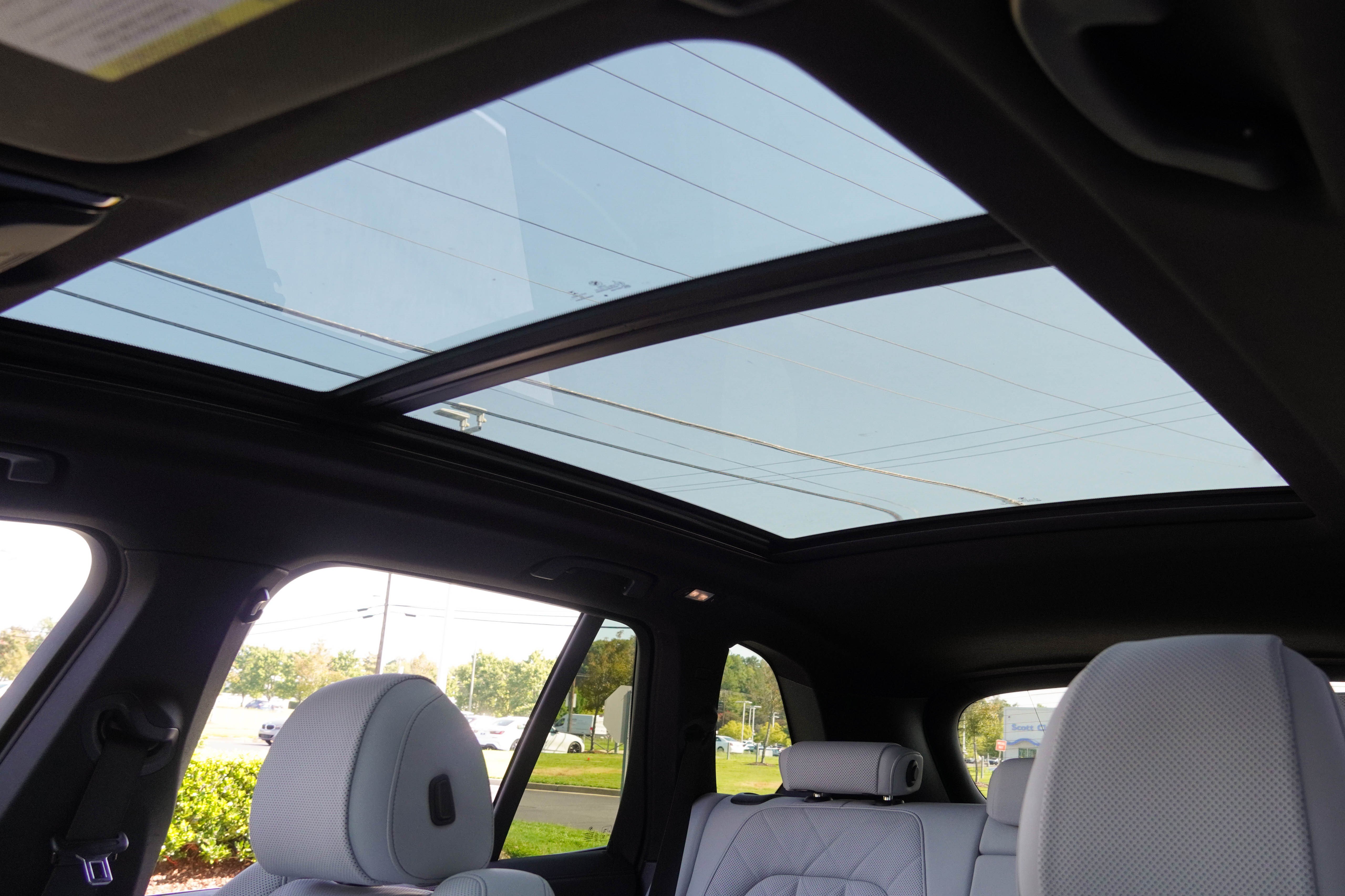 Used 2023 BMW X5 xDrive40i w/ Premium Package AWD/4WD image 14