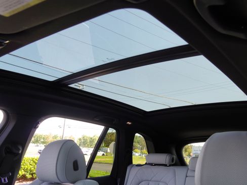 Used 2023 BMW X5 xDrive40i w/ Premium Package AWD/4WD image 14