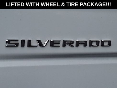 Used 2023 Chevrolet Silverado 1500 LT Trail Boss w/ LT Trail Boss Premium Package AWD/4WD image 30