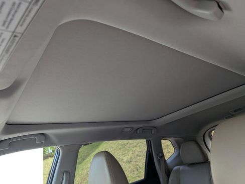 Used 2017 Nissan Rogue SL w/ SL Premium Package FWD image 6