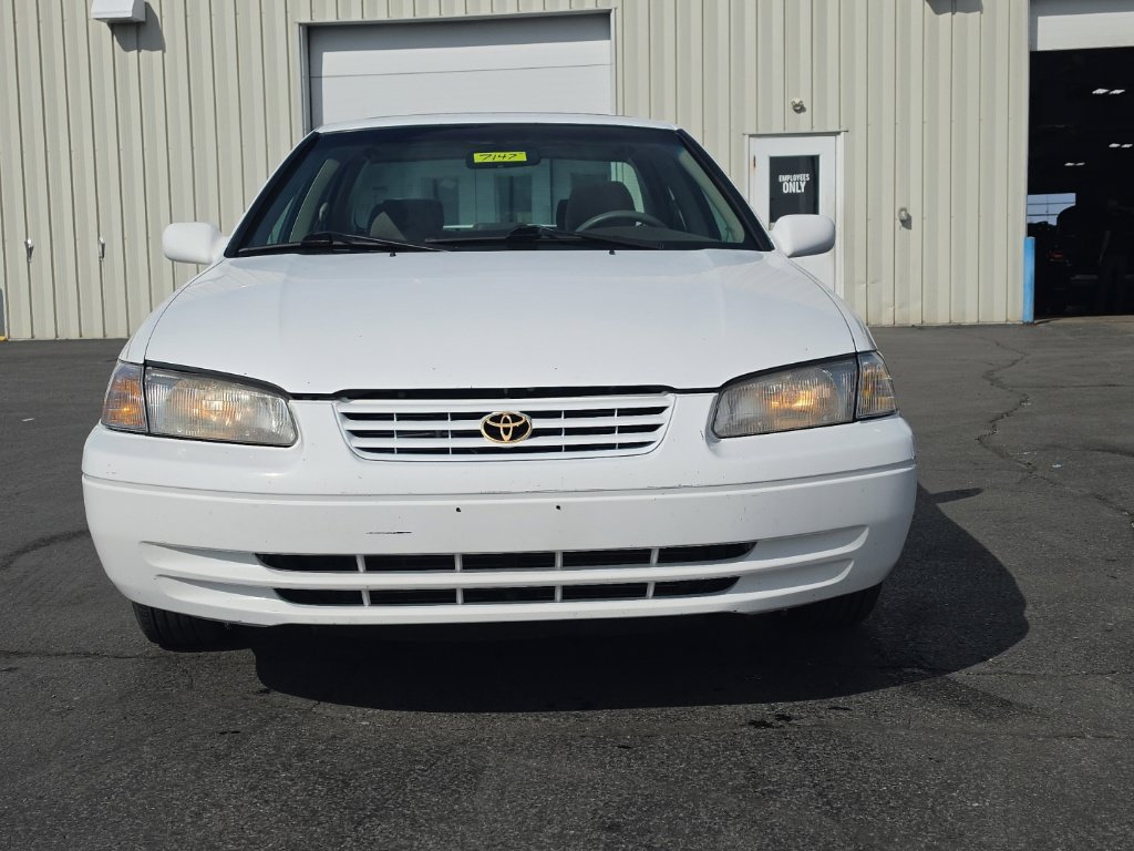 Used 1999 Toyota Camry LE FWD image 2