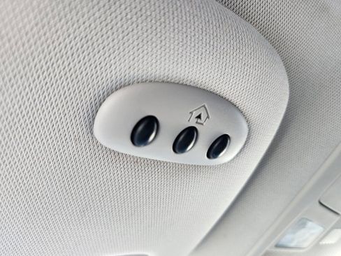 Used 2021 Lincoln Nautilus Standard w/ Equipment Group 101A image 17