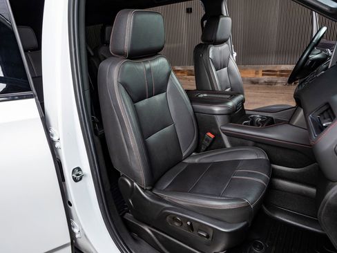 Used 2023 Chevrolet Suburban RST w/ Sport Performance Package AWD/4WD image 31