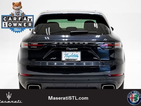 Used 2022 Porsche Cayenne w/ Premium Package AWD/4WD image 28