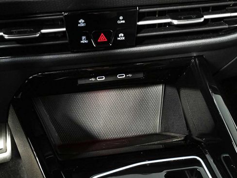 Certified 2024 Volkswagen GTI Autobahn FWD image 21