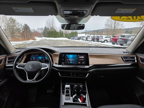 Used 2025 Volkswagen Atlas SE image 20