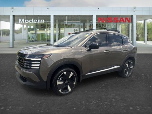 Certified 2026 Nissan Kicks SR FWD image 1