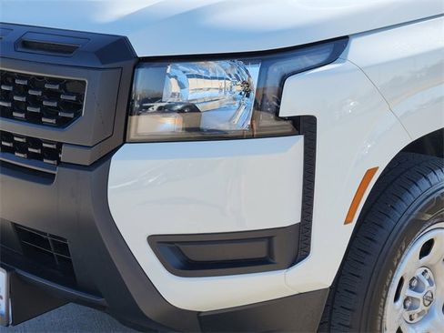 Used 2025 Nissan Frontier S image 6