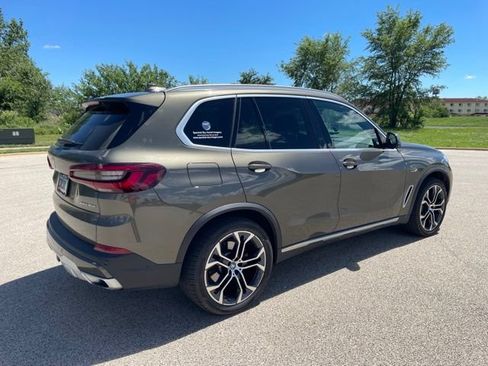 Used 2023 BMW X5 xDrive45e w/ Executive Package AWD/4WD image 3