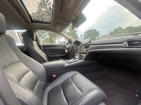 Used 2018 Honda Accord EX-L image 25
