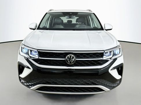 Certified 2024 Volkswagen Taos SEL AWD/4WD image 2