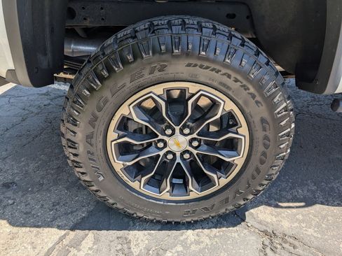 Certified 2022 Chevrolet Colorado ZR2 AWD/4WD image 13