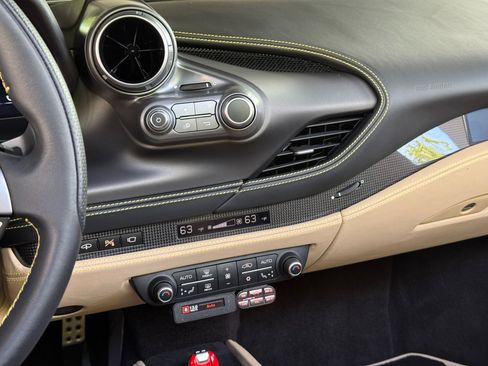 Used 2023 Ferrari F8 Tributo image 37