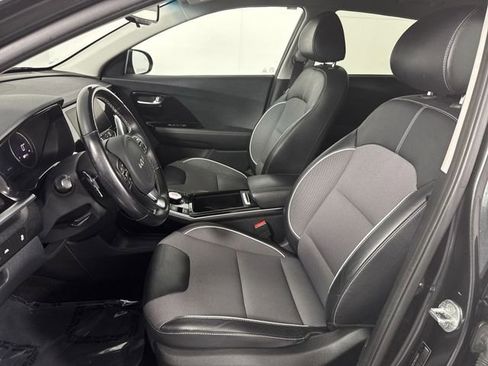 Used 2022 Kia Niro EX w/ Cold Weather Package FWD image 19