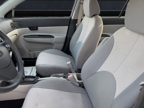 Used 2011 Hyundai Accent GLS w/ Premium Pkg 4 image 2