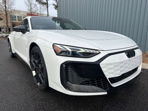 New 2026 Audi RS e-tron GT performance image 1