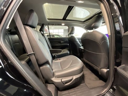 Used 2024 Toyota Grand Highlander Platinum image 20