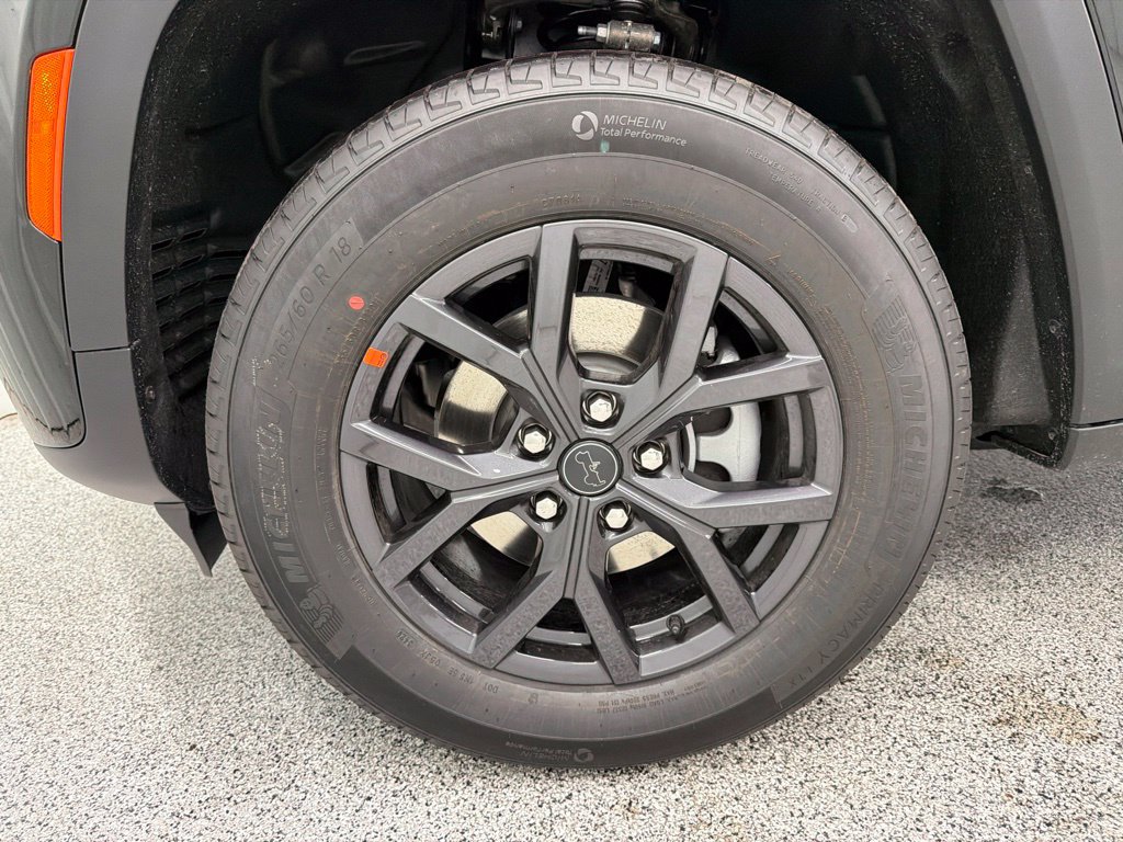 New 2027 Jeep Grand Cherokee Altitude RWD image 9