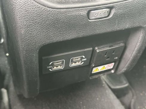 Used 2021 Jeep Cherokee Latitude Lux w/ Sun & Sound Group image 10