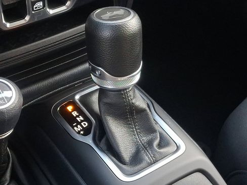 Used 2022 Jeep Wrangler Unlimited Sport image 15