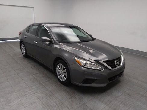 Used 2018 Nissan Altima 2.5 S w/ S Convenience Package image 13