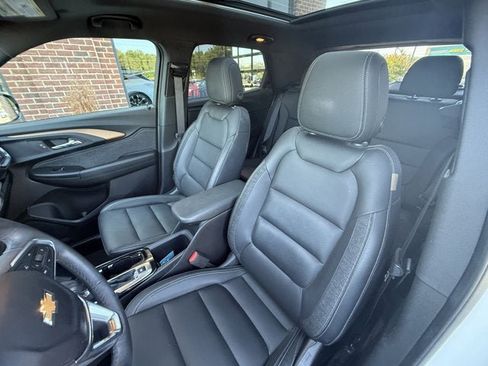 Used 2021 Chevrolet TrailBlazer ACTIV w/ Sun and Liftgate Package FWD image 17