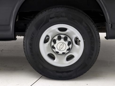 Used 2017 Chevrolet Express 2500 LS RWD image 24