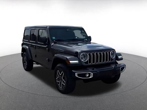 Used 2025 Jeep Wrangler Unlimited Sahara AWD/4WD image 16