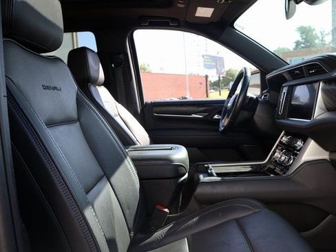 Used 2022 GMC Yukon Denali w/ Max Trailering Package AWD/4WD image 9