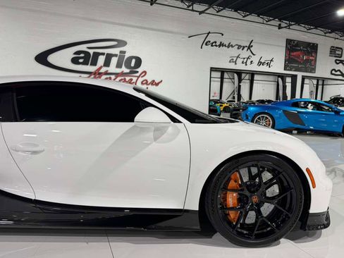 Used 2022 Bugatti Chiron Pur Sport image 38