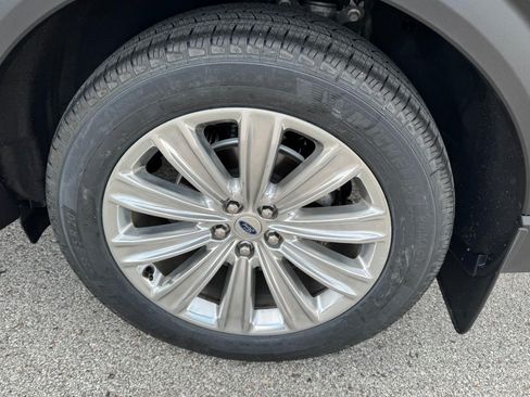 Used 2020 Ford Explorer Limited AWD/4WD image 7
