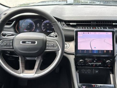 Certified 2023 Jeep Grand Cherokee Limited w/ Black Appearance Package AWD/4WD image 28