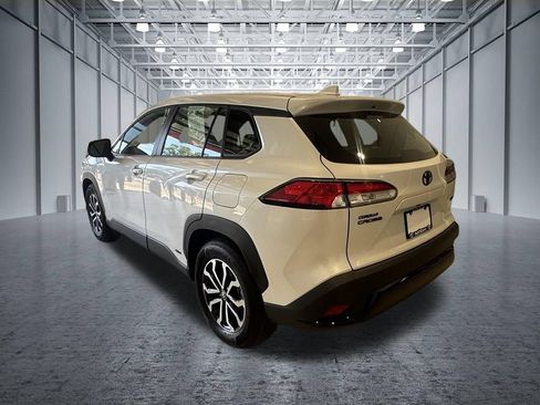 Used 2024 Toyota Corolla Cross AWD Hybrid image 32