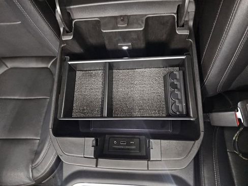 Used 2019 GMC Sierra 1500 SLT w/ SLT Premium Plus Package AWD/4WD image 24