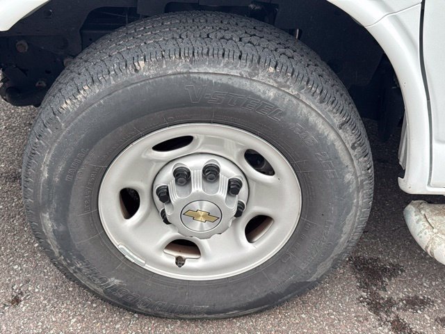 Used 2025 Chevrolet Express 2500 w/ Driver Convenience Package RWD image 32
