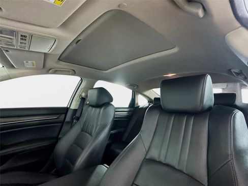 Used 2022 Honda Accord Touring image 14