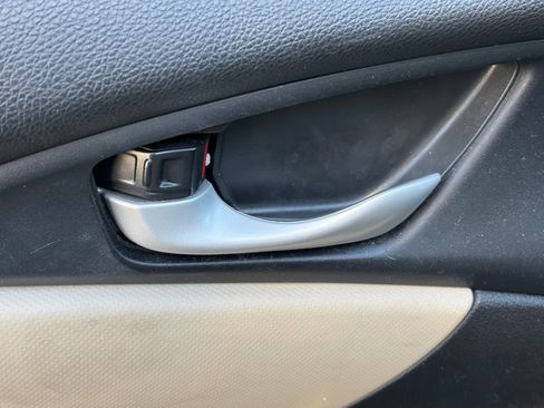 Used 2018 Honda Civic LX image 9