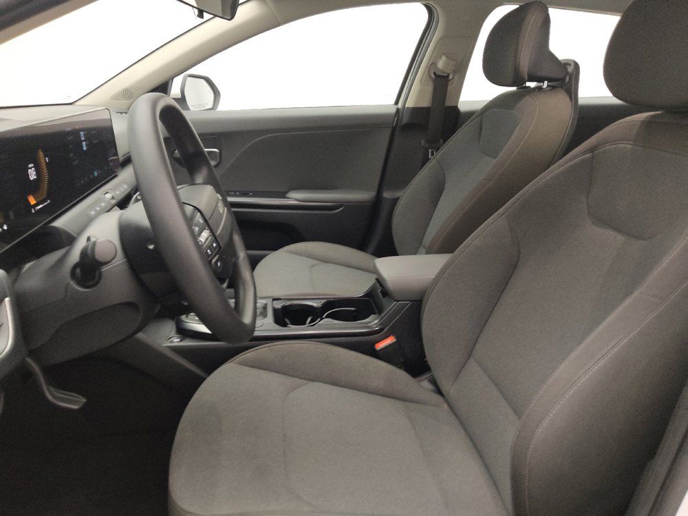 Used 2025 Kia K4 FWD image 17