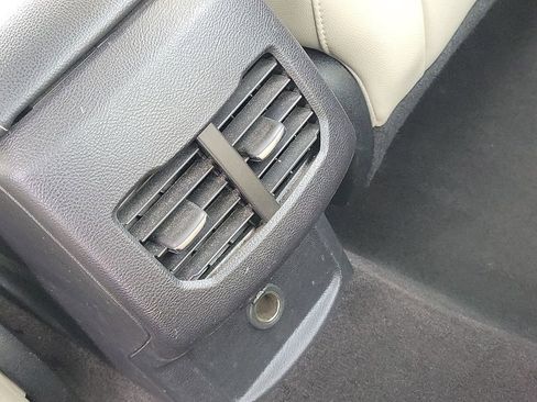 Used 2018 Ford Fusion Titanium image 28