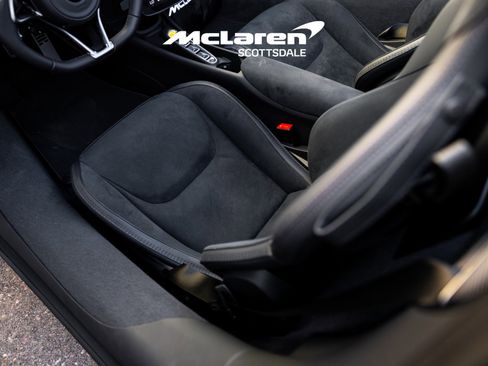 Used 2025 McLaren Artura Spider image 24