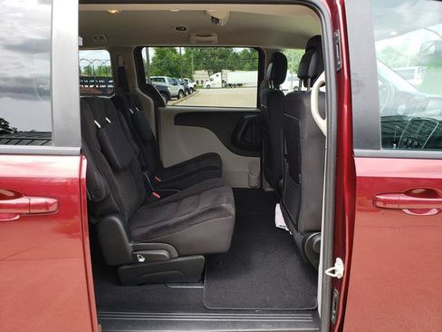 Used 2018 Dodge Grand Caravan SE w/ UConnect Hands-Free Group FWD image 15