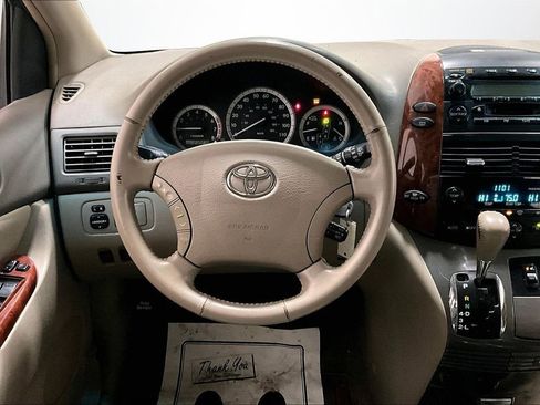 Used 2004 Toyota Sienna XLE image 8