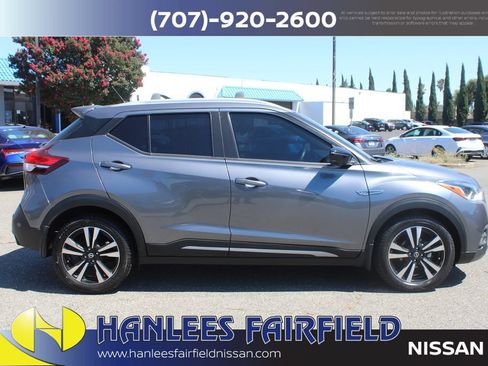 Used 2020 Nissan Kicks SR w/ SR Premium Package FWD image 6