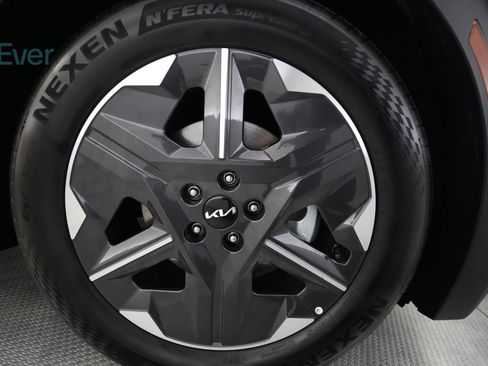 Used 2025 Kia EV6 Light w/ Light LR Technology Package RWD image 19