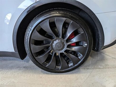 Used 2022 Tesla Model Y Performance AWD/4WD image 14